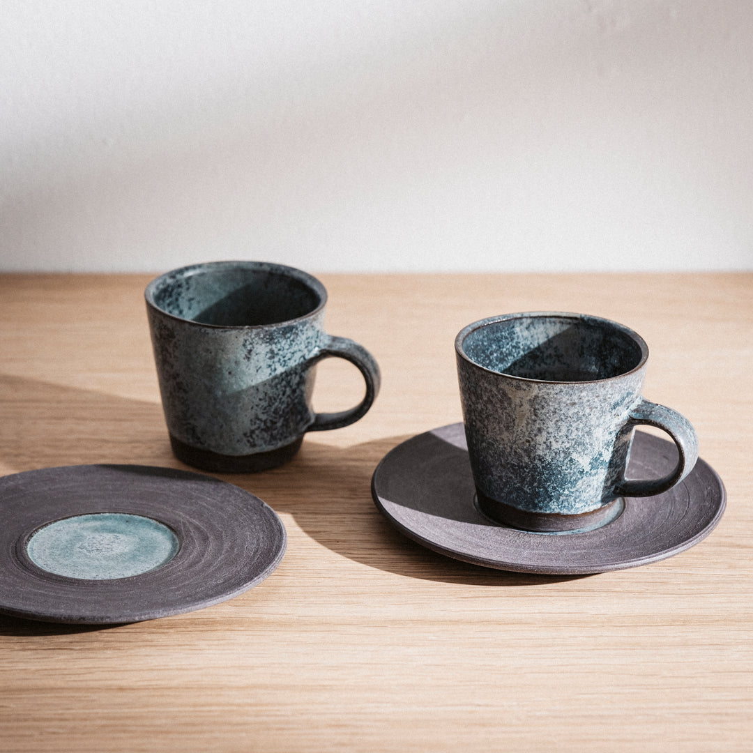 Lisa Rosemann, Espresso Tasse und Untertasse, 6cm, anthrazitfarbender Steinzeugton, türkis glasiert