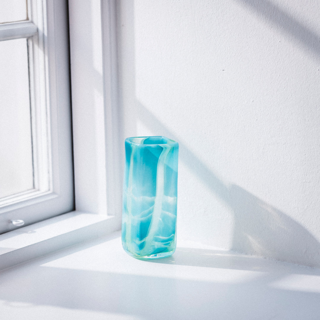Handgemachte Vase aus Glas in petrol von Barbara Ebner von Eschenbach | haptik.de