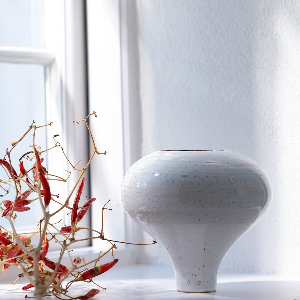 Carolin Ludwigs, Keramik Vase, weiß, Chili | haptik.de