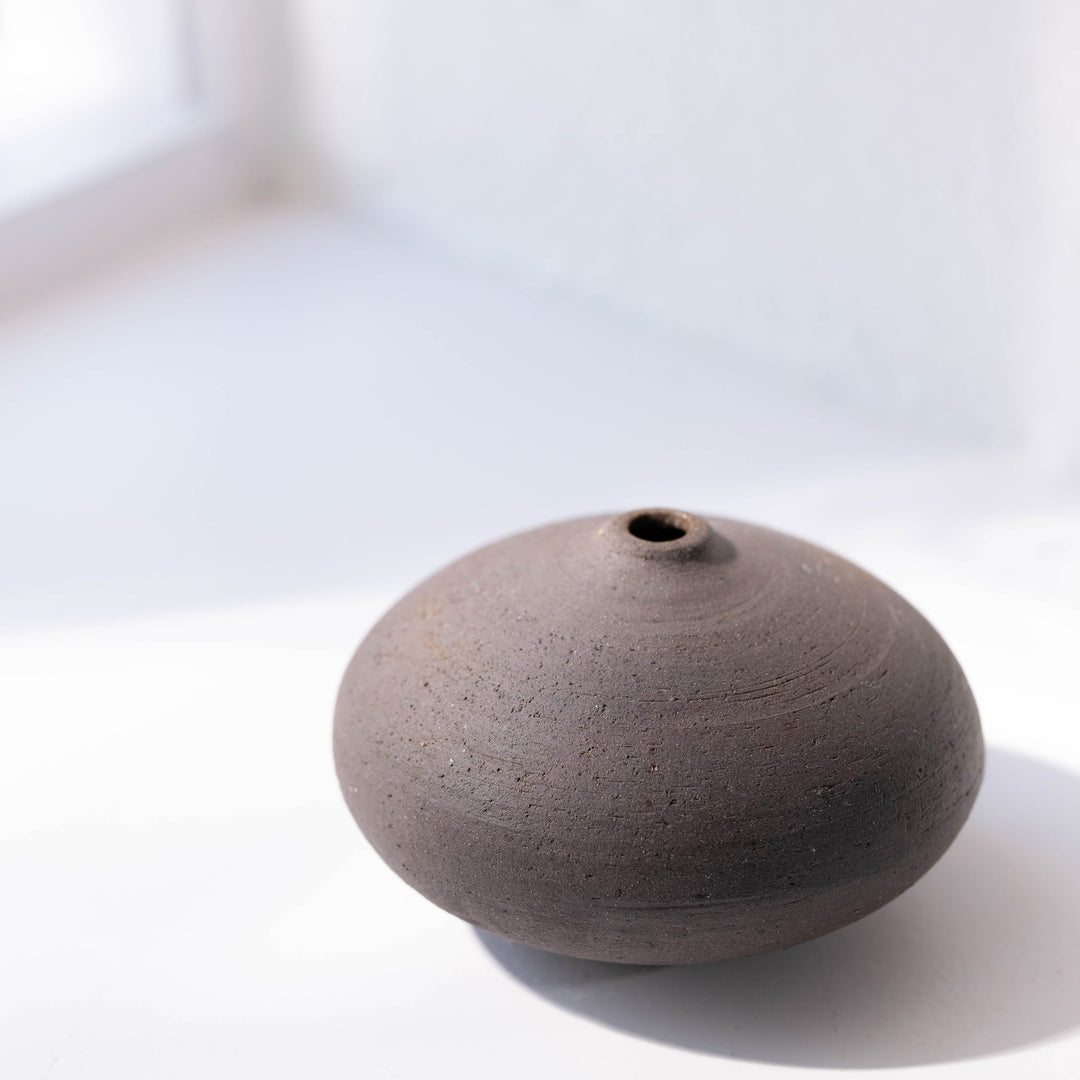 Carolin Ludwigs, Keramik Vase, Kreisel, unglasiert, Zoom | haptik.de