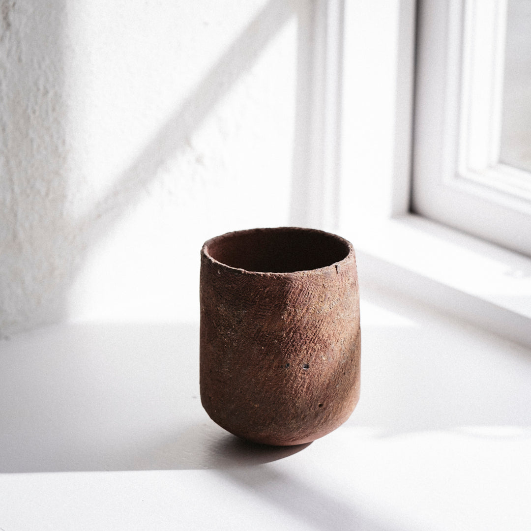 Dietlind Wolf Traces Becher Steinzeug Rot | haptik.de