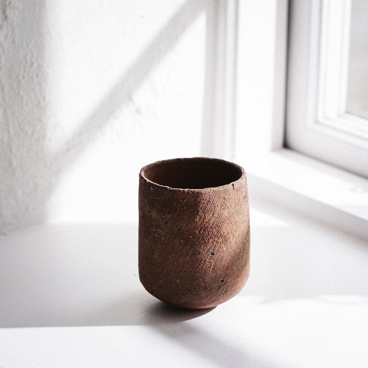 Dietlind Wolf Traces Becher Steinzeug Rot | haptik.de