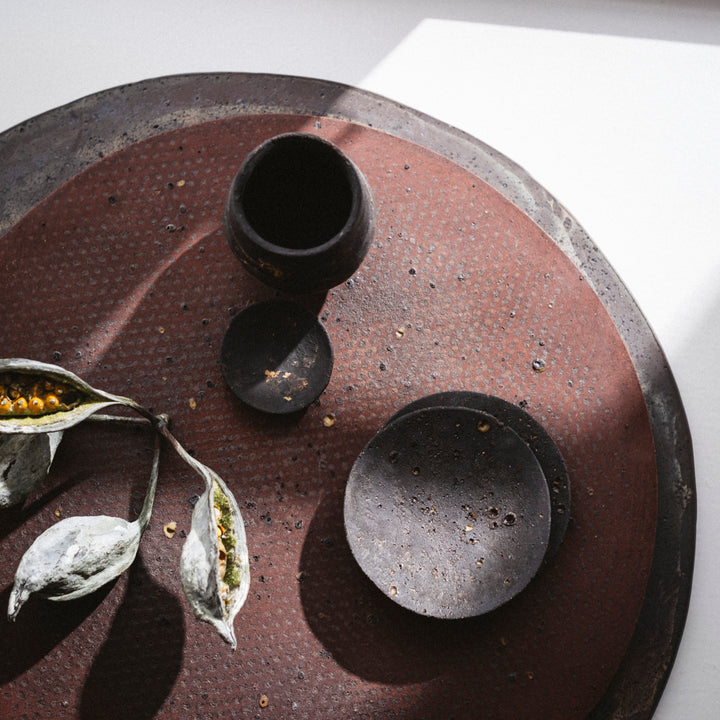 Dietlind Wolf Traces Platte Steinzeug Rot mood | haptik.de