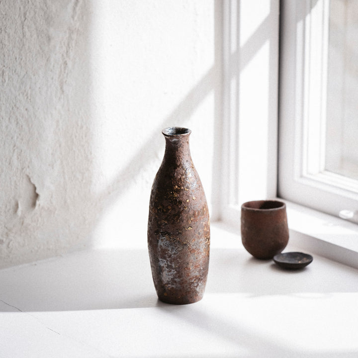 Dietlind Wolf Traces Vase Steinzeug rot Rückseite | haptik.de