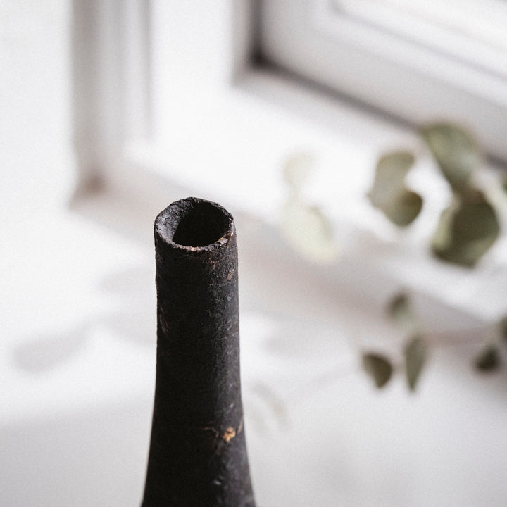 Dietlind Wolf Traces Vase Steinzeug schwarz Detail | haptik.de