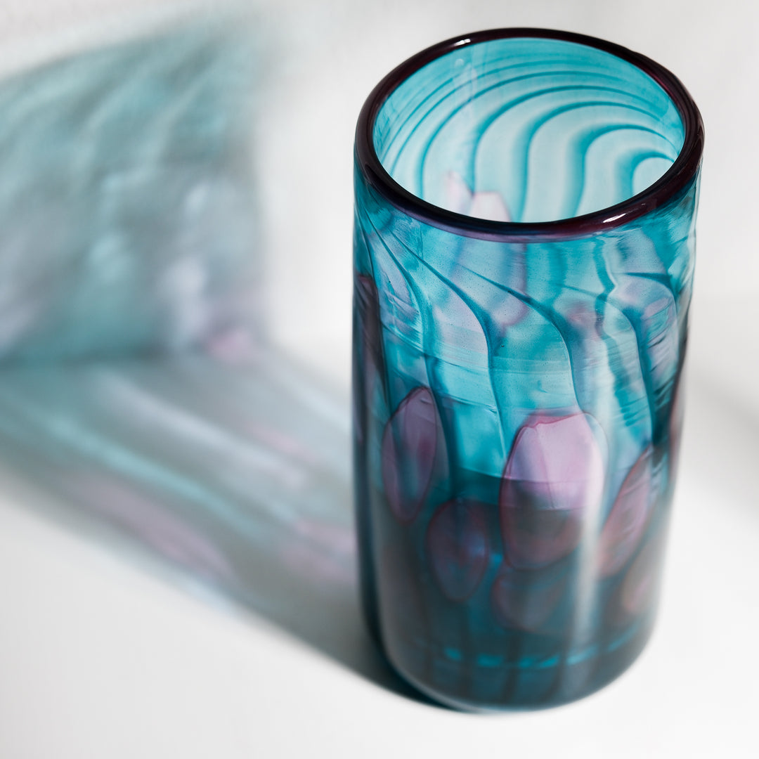 Barbara Ebner von Eschenbach, Glas Vase, 22cm, zylindrisch | blau (BE33)