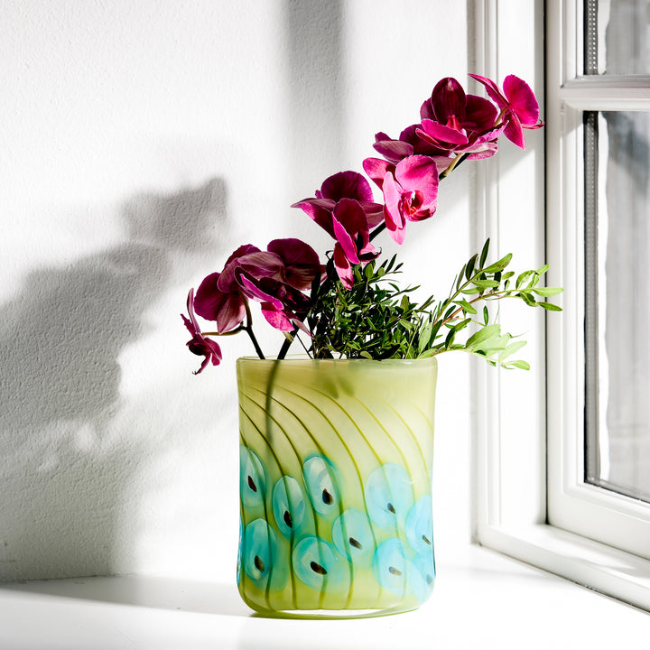 Barbara Ebner von Eschenbach, Glas Vase, oval, 19cm | grün (BE36)