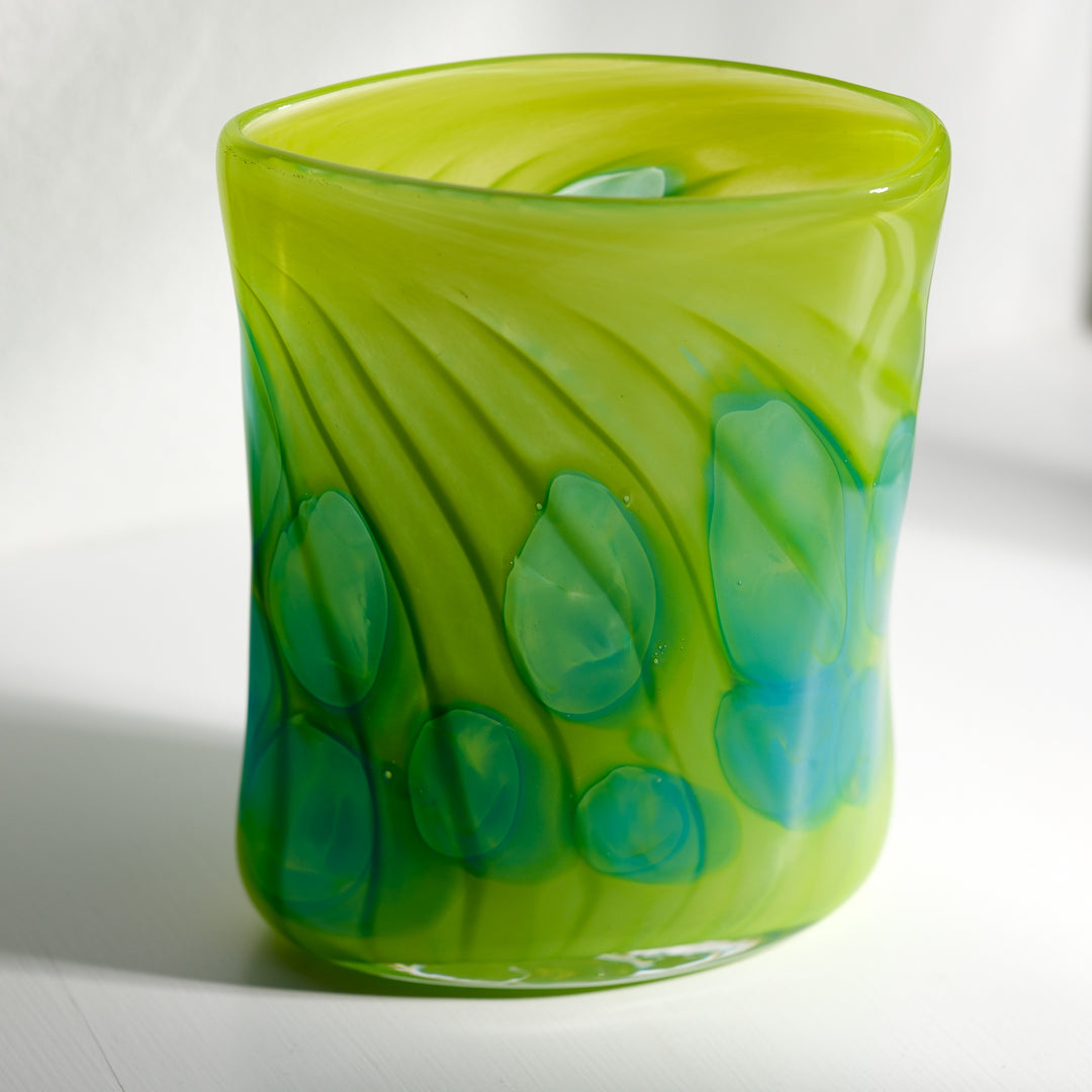 Barbara Ebner von Eschenbach, Glas Vase, oval, 19cm | grün (BE34)