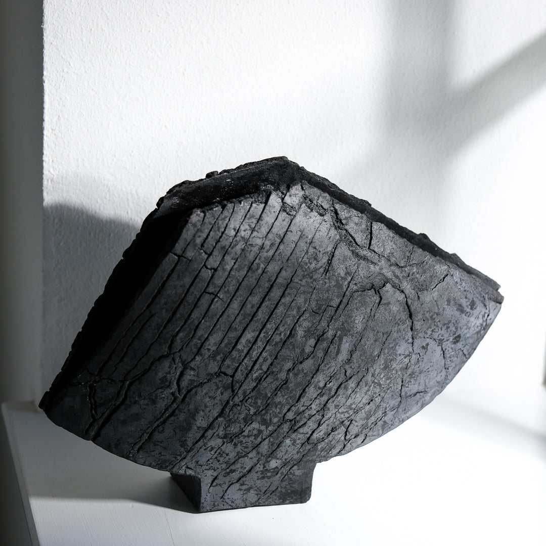 Gundula Sommerer, Flügelvase, Raku | schwarz (GS178)