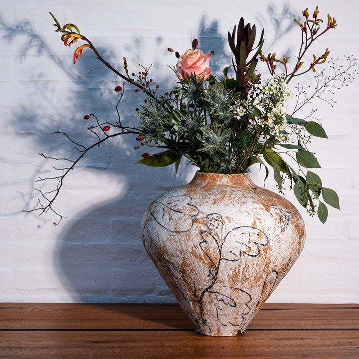 Lotte Buur, mittelgroße Vase, Steinzeug | weiß (LB03)