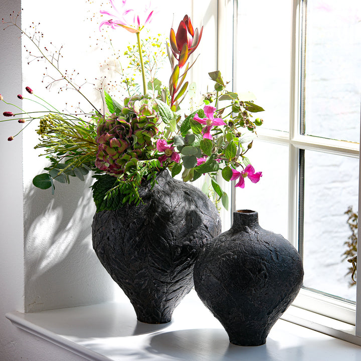 Lotte Buur, mittelgroße Vase, Steinzeug | schwarz (LB04)