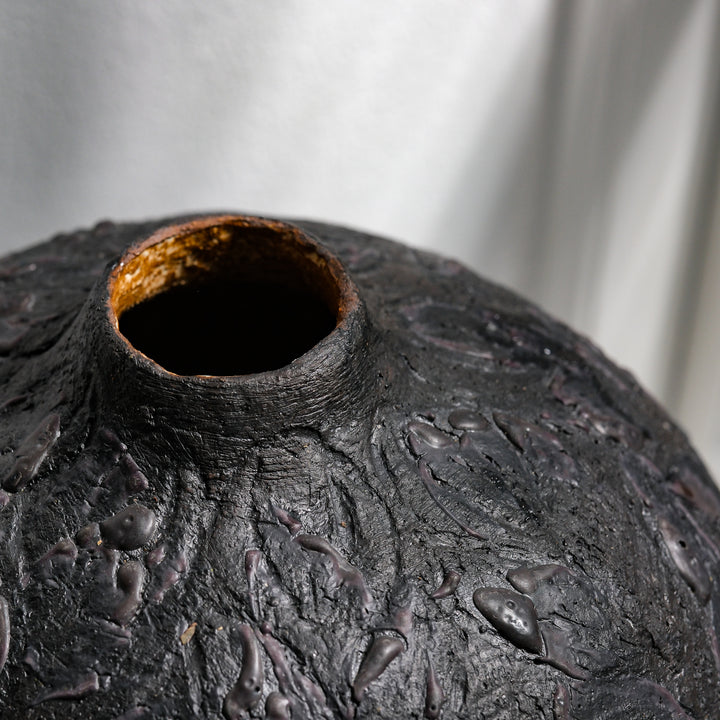 Lotte Buur, mittelgroße Vase, Steinzeug | schwarz (LB04)