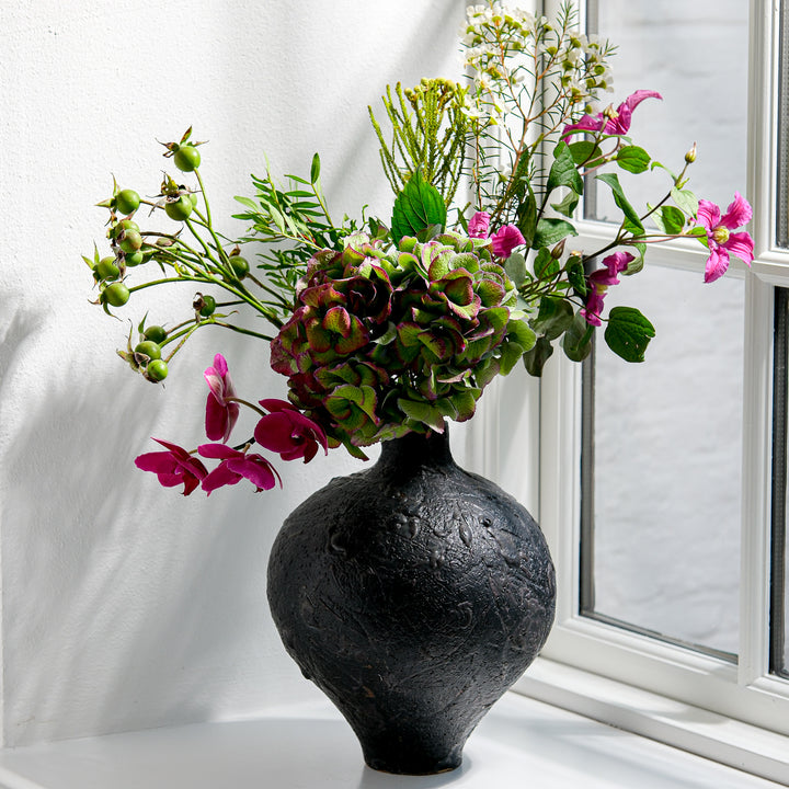 Lotte Buur, kleine Vase, Steinzeug | schwarz (LB05)