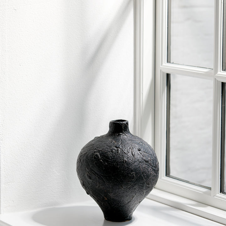 Lotte Buur, kleine Vase, Steinzeug | schwarz (LB05)