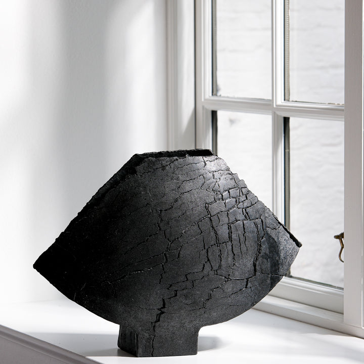 Gundula Sommerer, Flügelvase | Raku, schwarz (RF106)