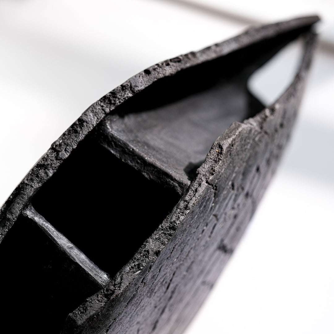 Gundula Sommerer, Flügelvase | Raku, schwarz (RF106)