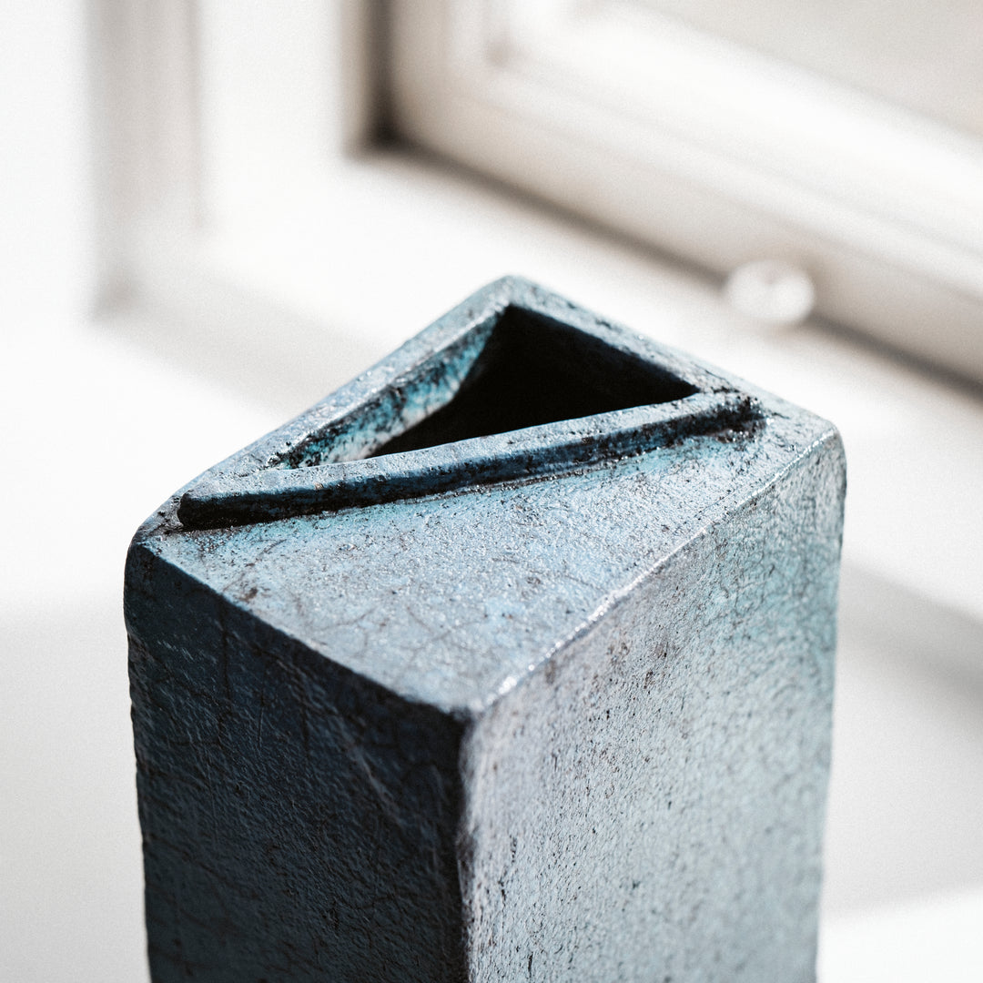 Gundula Sommerer, Raku vase, turquoise, angular (RV14)