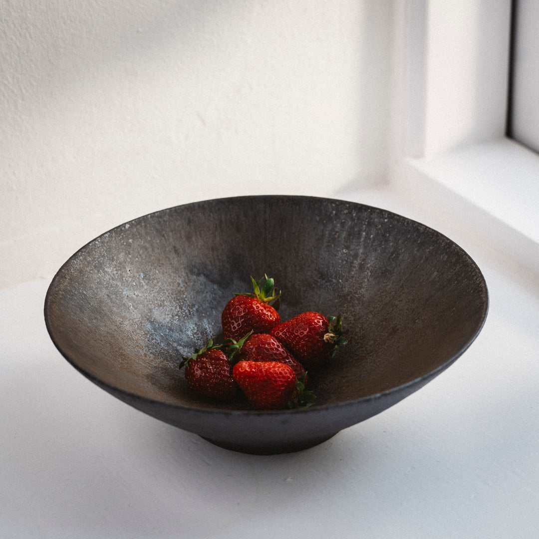 Toshifumi Tashiro, large bowl, Japanese ceramic, black
