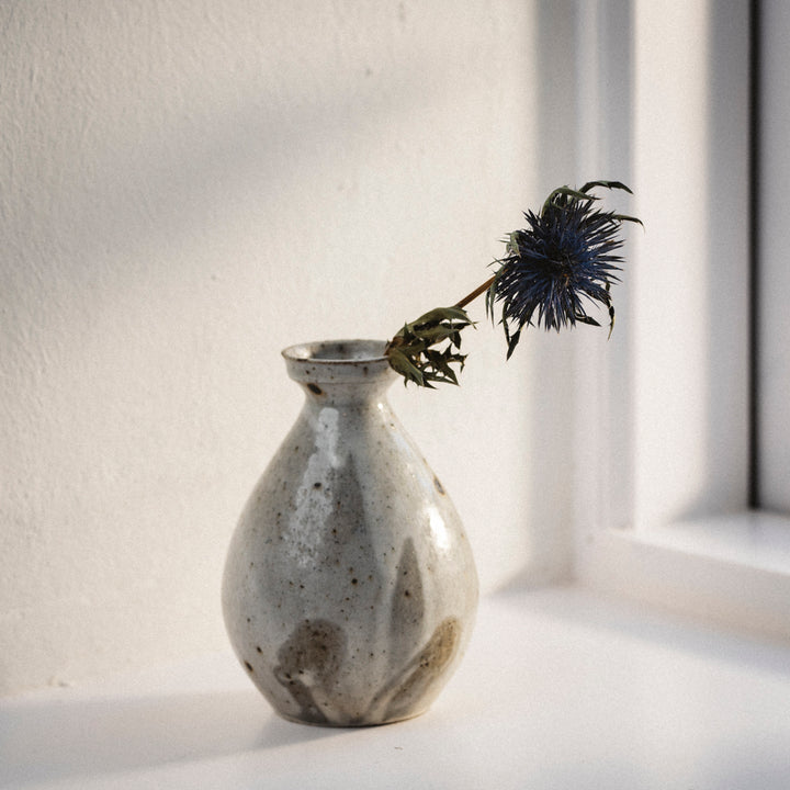 Tashiko Saito, vase, Japanese ceramic, white, "TS03"
