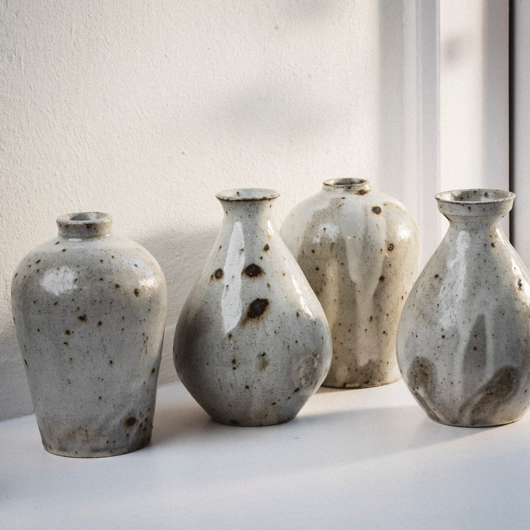 Tashiko Saito, vase, Japanese ceramic, white, "TS03"