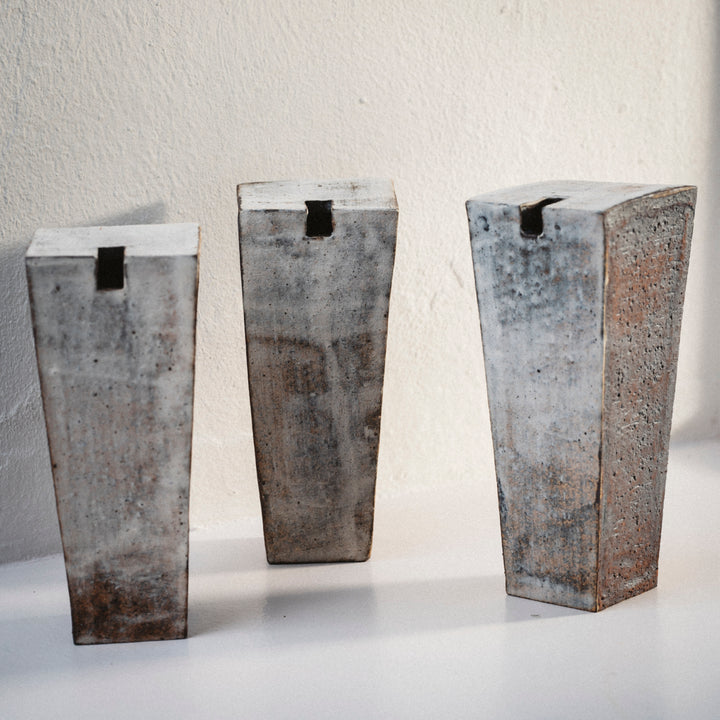 Tomoko Iwata, Vase, jap. Keramik, Trapez, weiße Glasur