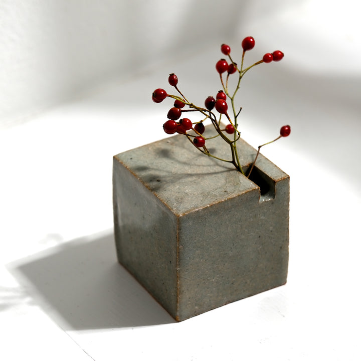 Tomoko Iwata,  Vase, Würfel, grün | japanische Keramik (TI34)