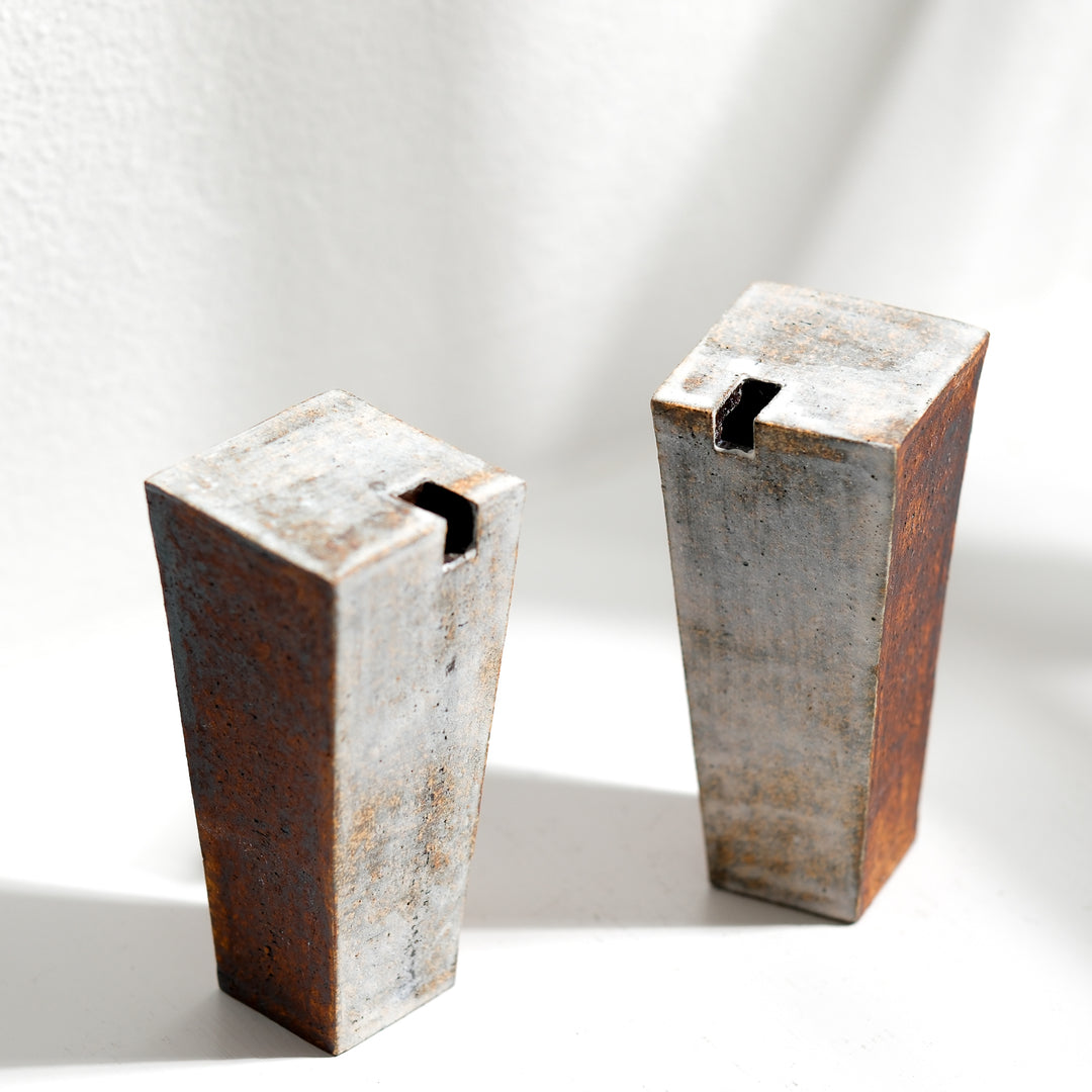 Tomoko Iwata, Vase, Trapez, weiße Glasur | japanische Keramik (TI03)