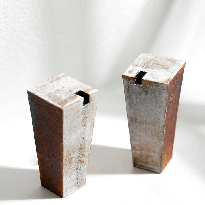 Tomoko Iwata, Vase, Trapez, weiße Glasur | japanische Keramik (TI03)