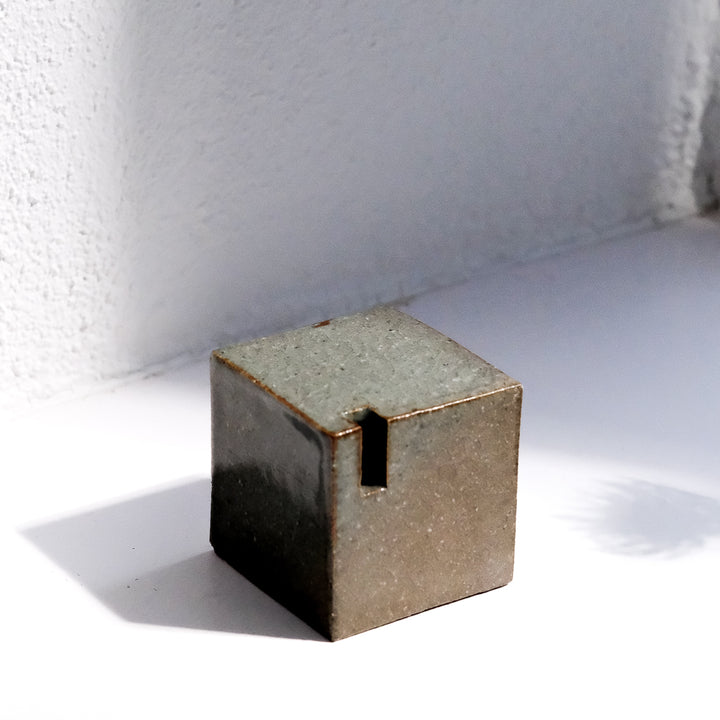 Tomoko Iwata,  Vase, Würfel, grün | japanische Keramik (TI34)