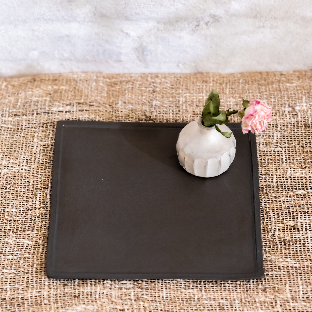 Akiko Takahashi, plate, square, large | Japanese ceramics (AT05)