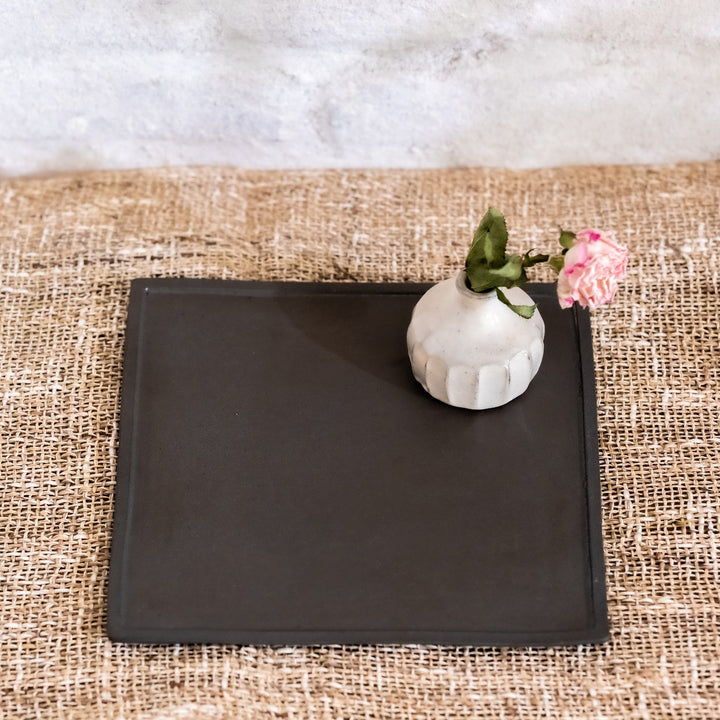 Akiko Takahashi, plate, square, large | Japanese ceramics (AT05)