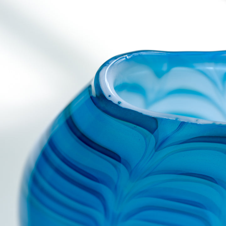 Barbara Ebner von Eschenbach, Glas-Vase Ellipse Detail | haptik.de