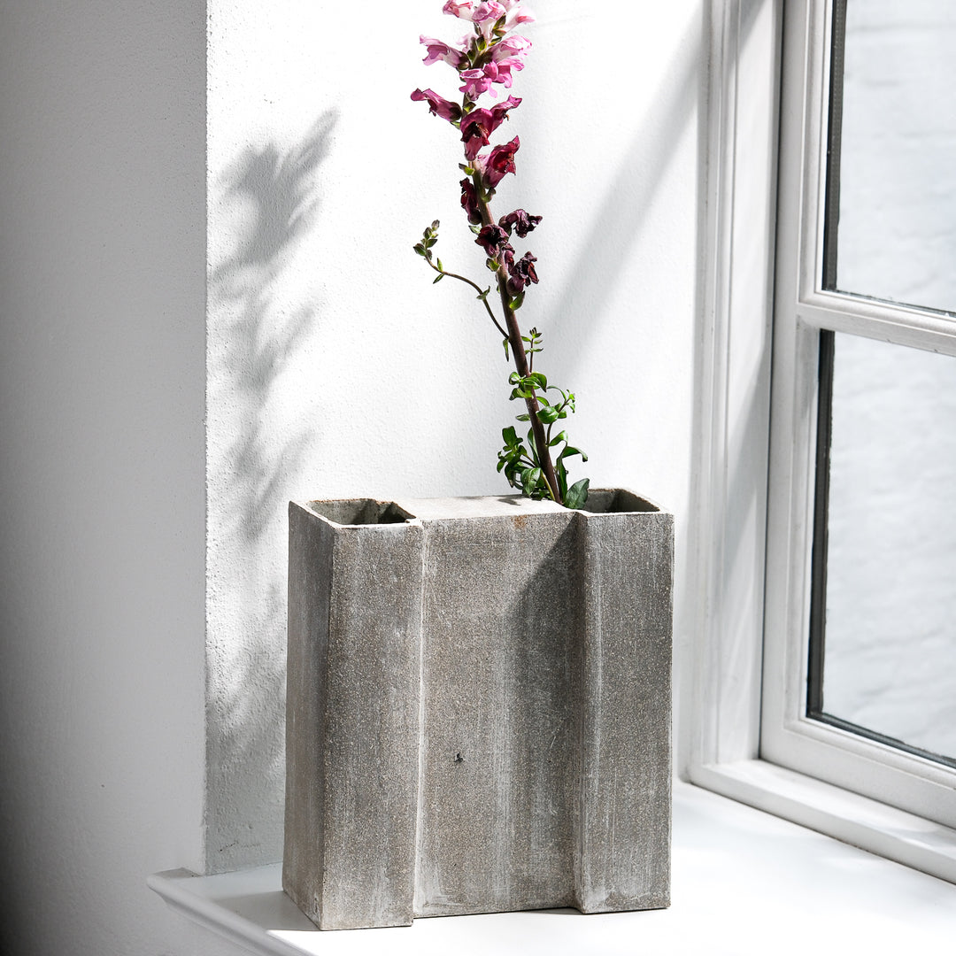 Christine Wagner, Keramik, hohe Sockelvase, natur | Steinzeug (CW11)
