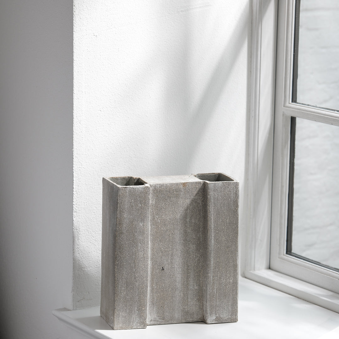 Christine Wagner, Keramik, hohe Sockelvase, natur | Steinzeug (CW11)