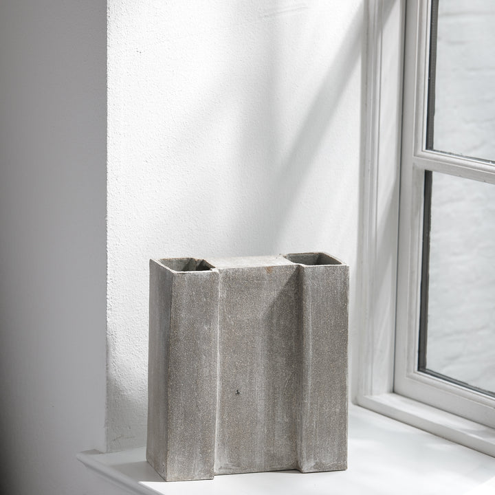 Christine Wagner, Keramik, hohe Sockelvase, natur | Steinzeug (CW11)