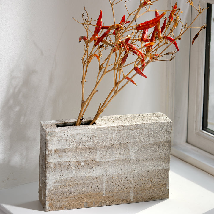 Christine Wagner, Keramik, Kastenvase mit Kaolin, weiß| Steinzeug (CW13)