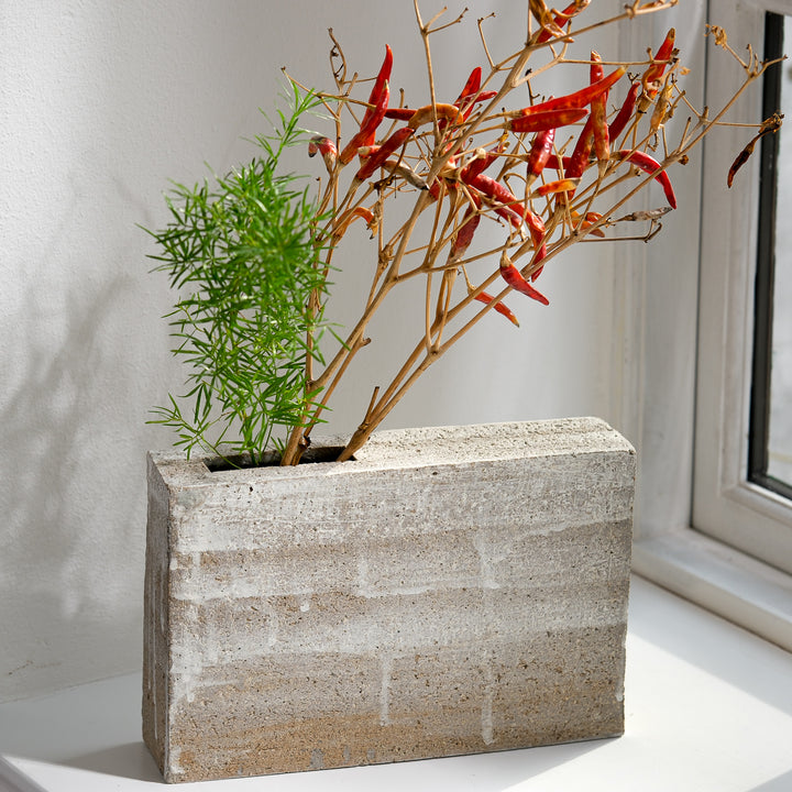 Christine Wagner, Keramik, Kastenvase mit Kaolin, weiß| Steinzeug (CW13)