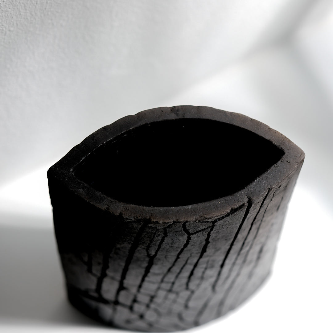 Gundula Sommerer, Raku Vase, oval | schwarz (GS161)