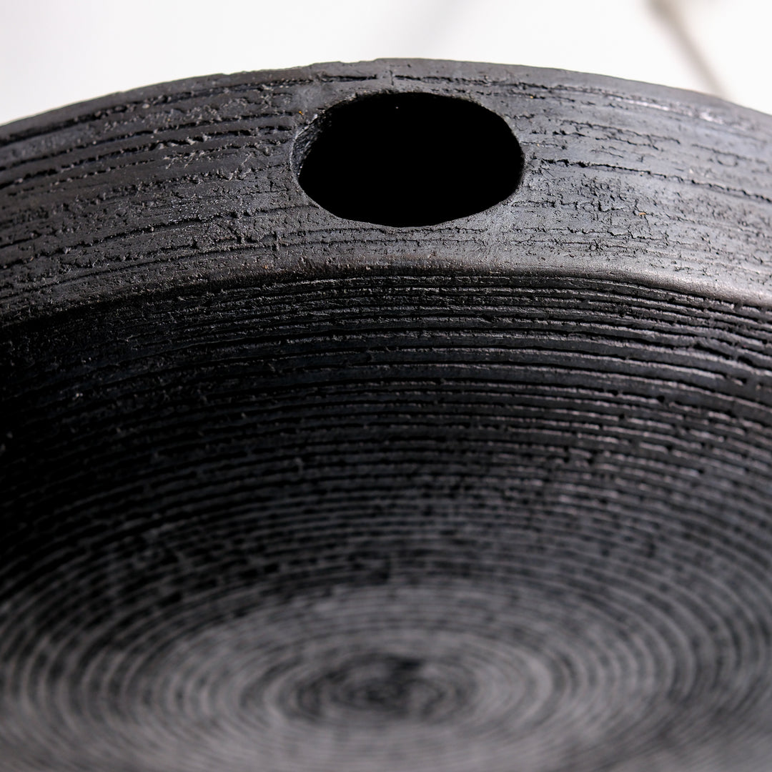 Gundula Sommerer, Raku Vase, rund, Ø 37 cm | schwarz (GS168)