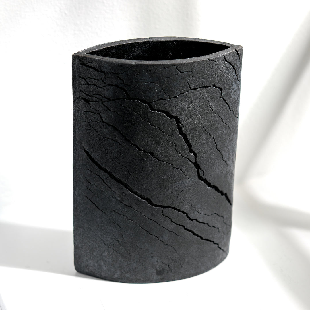 Gundula Sommerer, Raku Vase, oval | schwarz (GS189)