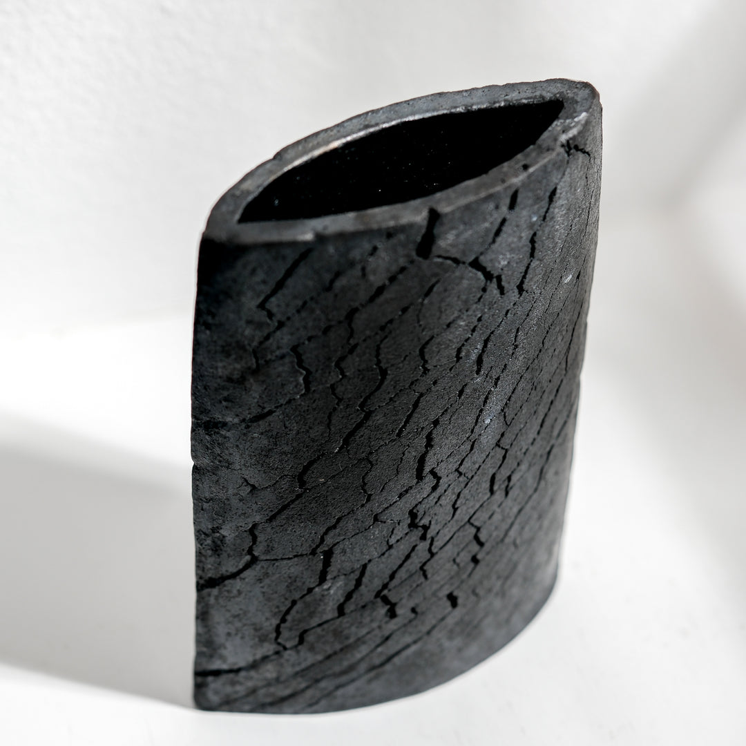 Gundula Sommerer, Raku Vase, oval | schwarz (GS192)