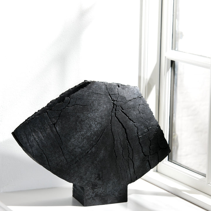 Gundula Sommerer, wing vase, Raku | black (GS199)
