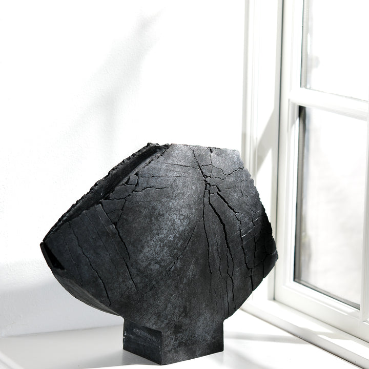 Gundula Sommerer, wing vase, Raku | black (GS199)