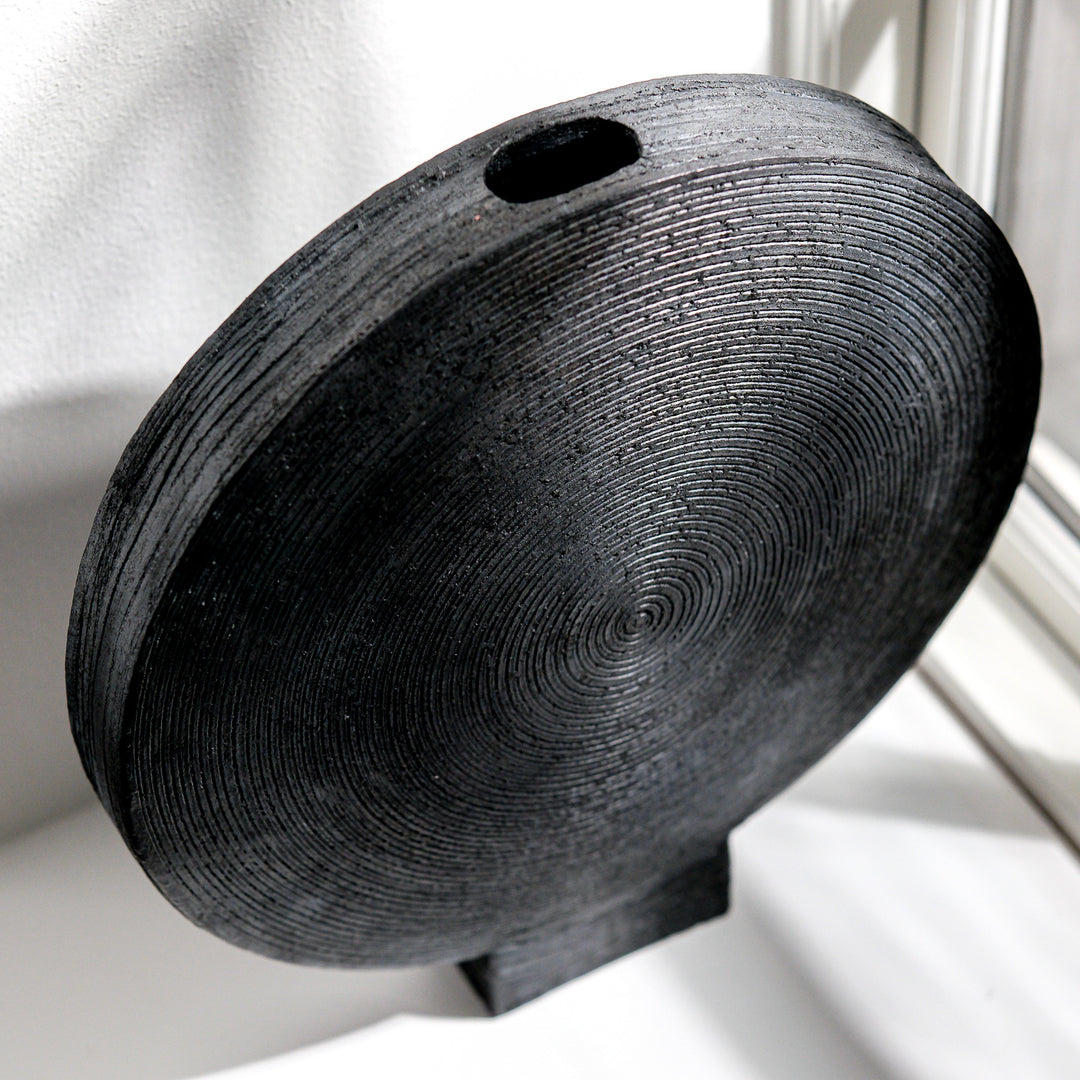 Gundula Sommerer, Raku vase, round, Ø 37 cm | black (GS203)