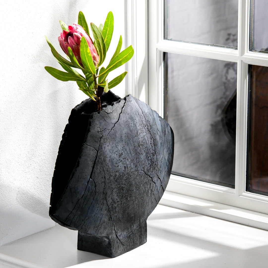 Gundula Sommerer, wing vase, Raku | black (GS199)