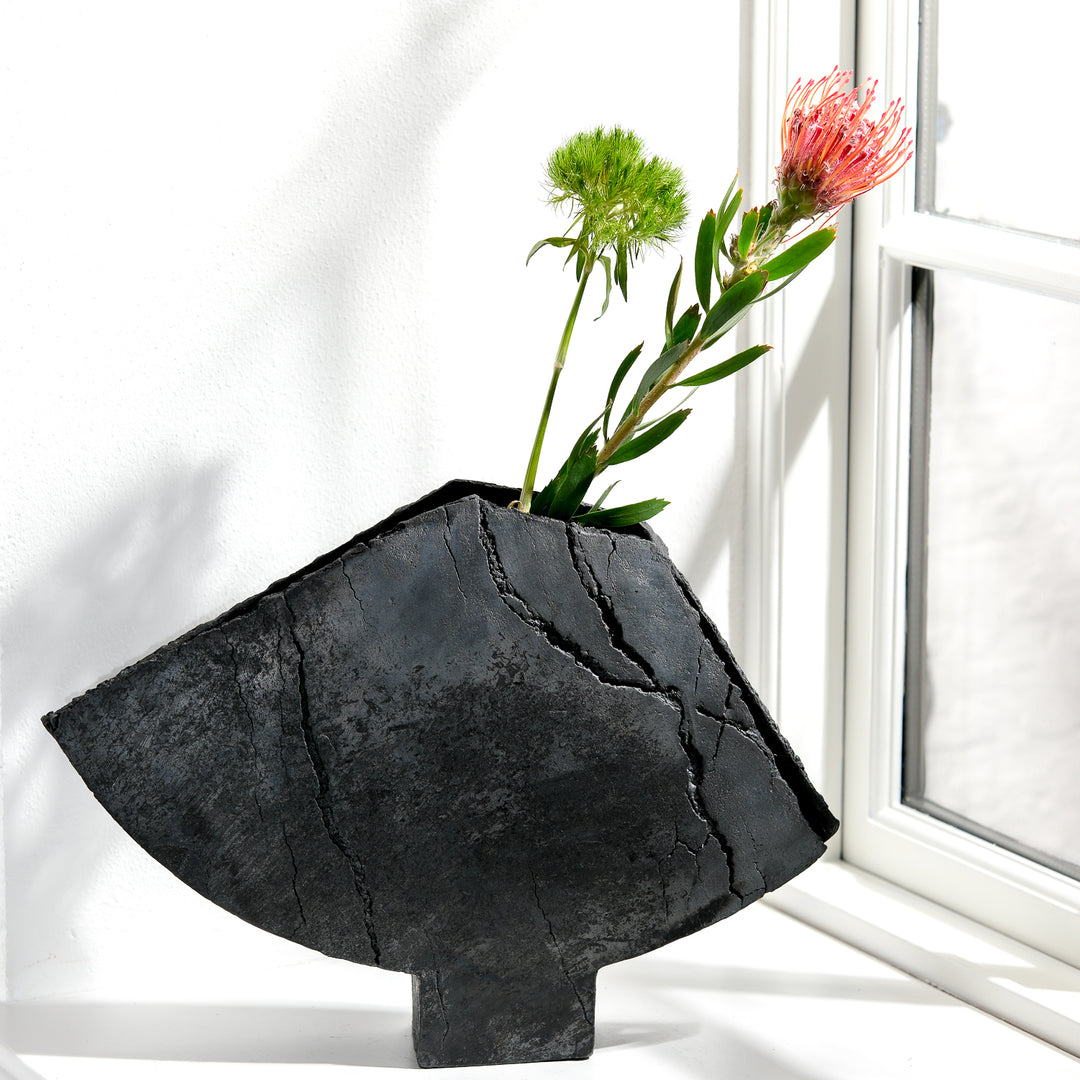 Gundula Sommerer, Flügelvase, Raku | schwarz (GS194)