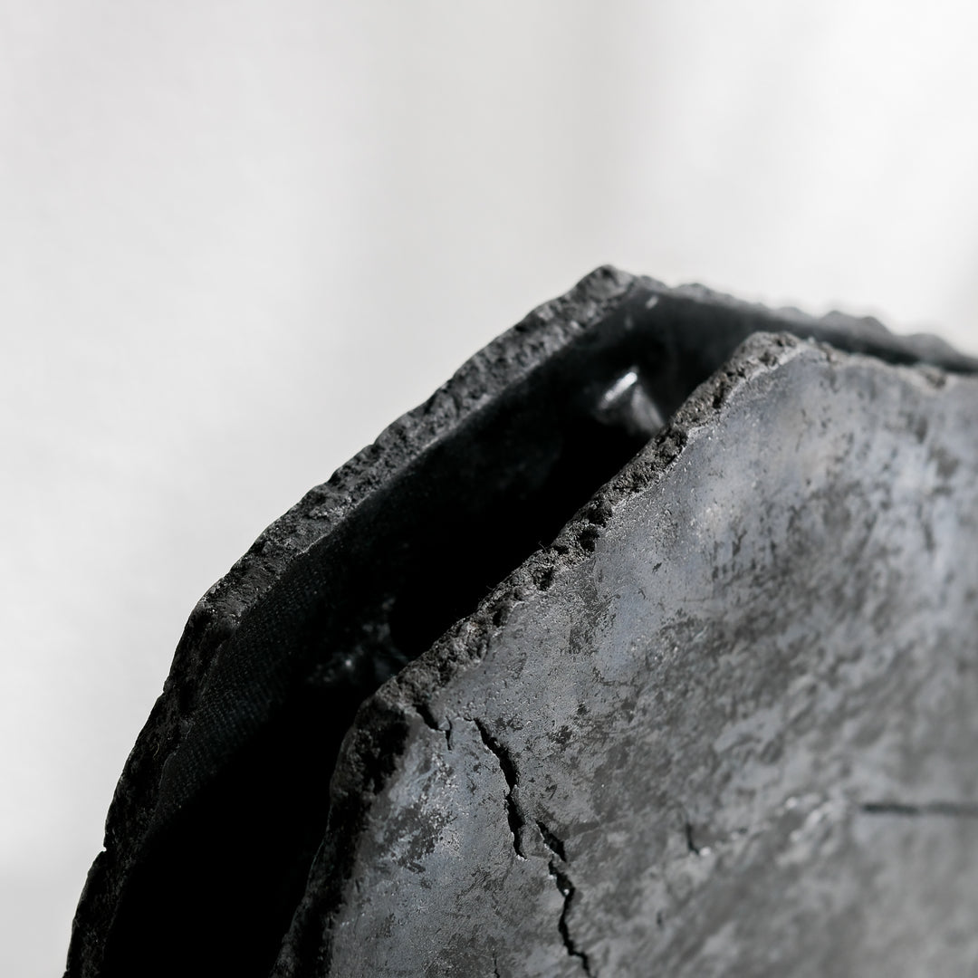 Gundula Sommerer, wing vase, Raku | black (GS200)