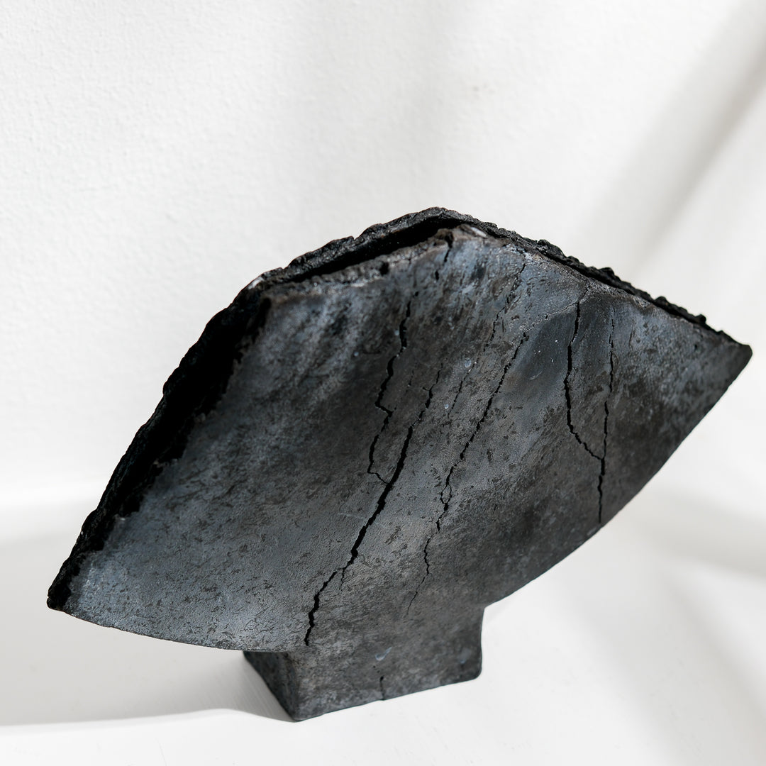 Gundula Sommerer, Flügelvase, Raku | schwarz (GS195)