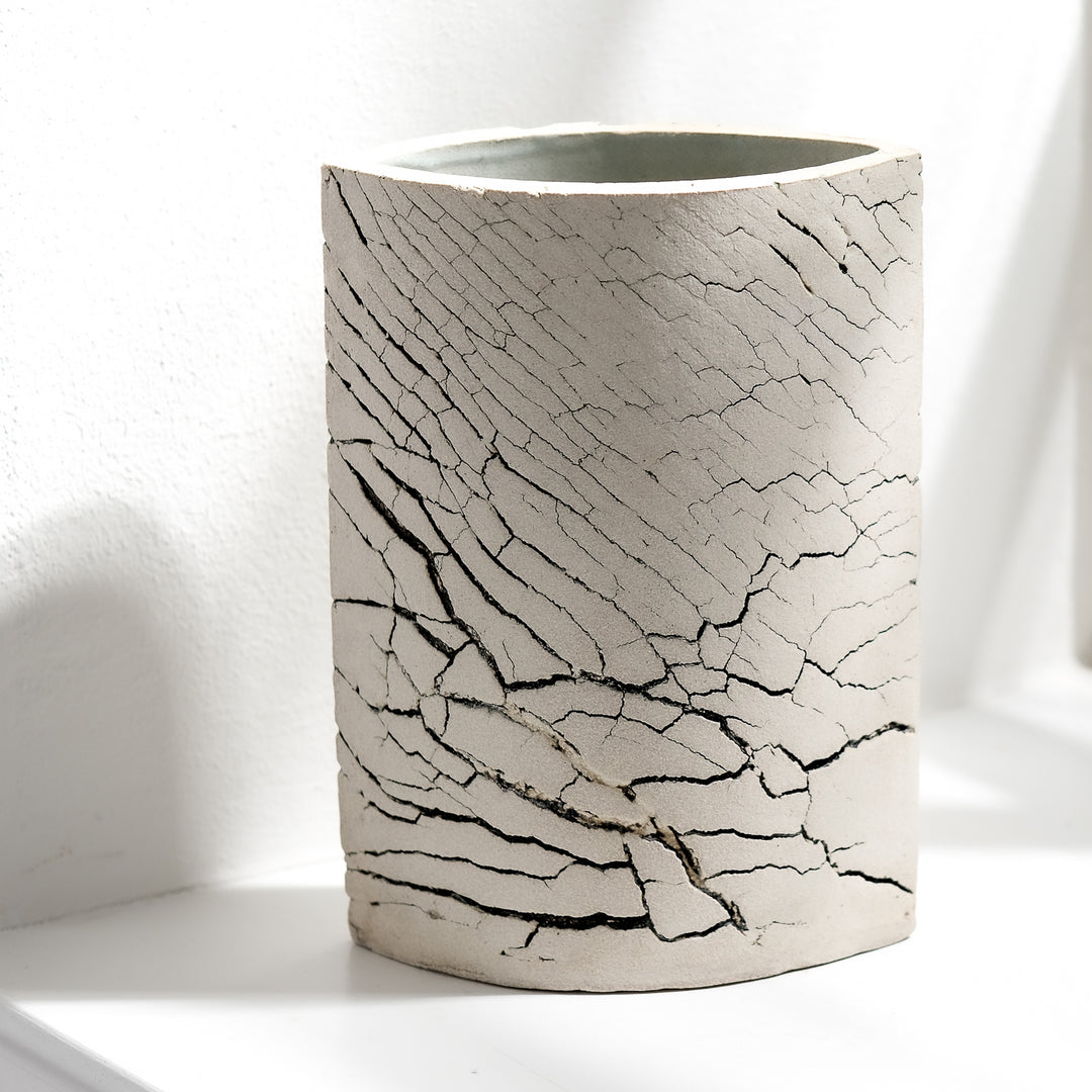 Keramik Vase von Gundula Sommerer, oval, Plattentechnik mit weißer Glasur, Ansicht Front | haptik.de