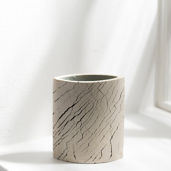 Keramik Vase von Gundula Sommerer, oval, Plattentechnik mit weißer Glasur, Ansicht Rückseite | haptik.de 